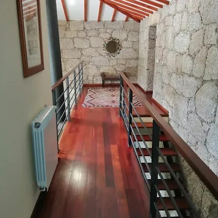 Altes Kellerhaus In Geres