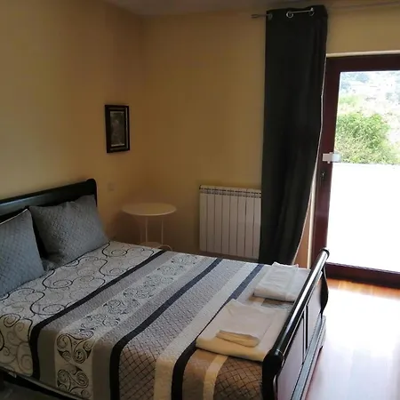Nyaraló Altes Kellerhaus In Geres